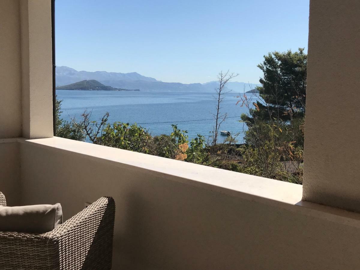Luxury Family Beach Front Villa - Sunday Beach House Slatine Eksteriør billede