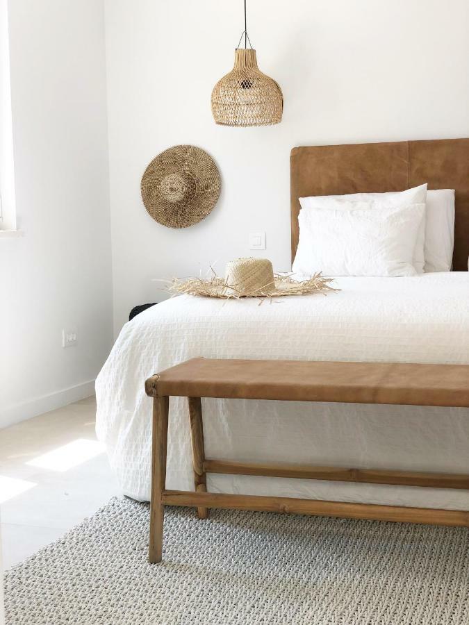 Luxury Family Beach Front Villa - Sunday Beach House Slatine Eksteriør billede